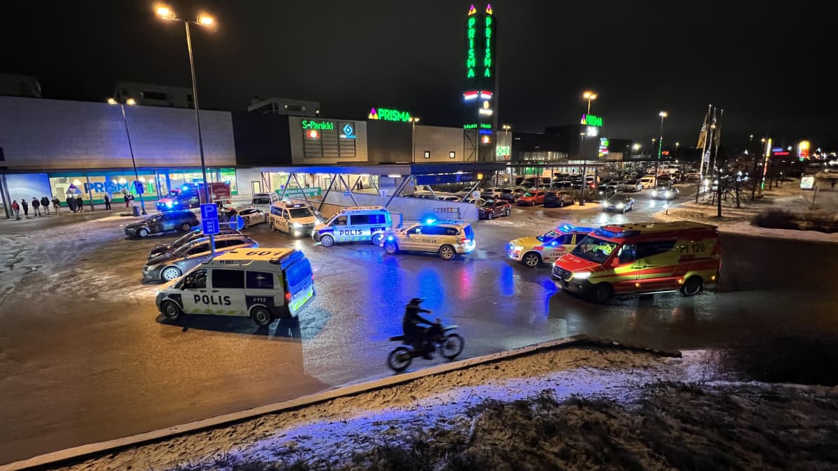 Poliisin operaatio Tampereen Lielahdessa 17.1.2023.