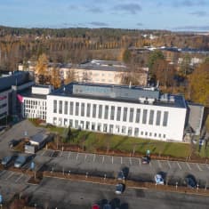 Ilmakuvaa Hämeen ammattikorkeakoulun Visamäen kampuksen rakennuksista.