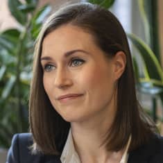 Sanna Marin Pirjo Auvisen haastatteltavana 
