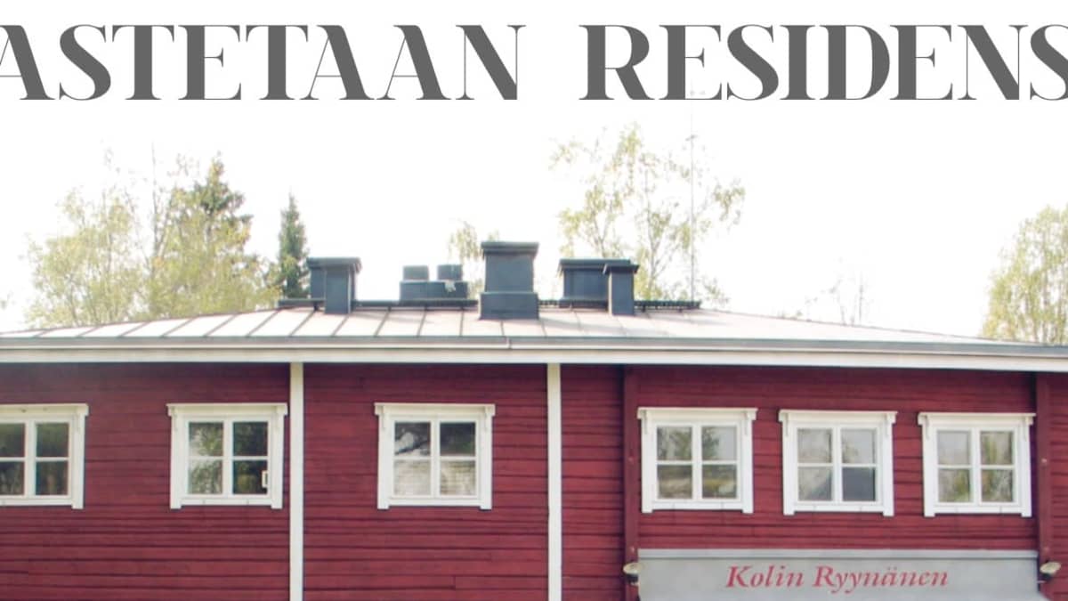 Puutalo, jossa kyltti Kolin Ryynänen. Ylhäällä kuvan päällä sanat: Pelastetaan residenssi. 