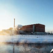 Vinterbild av kärnkraftverket Olkiluoto 3 i Euraåminne. 