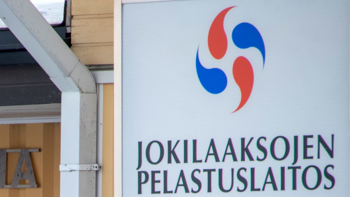 Jokilaaksoejn pelastuslaitoksen kyltti.