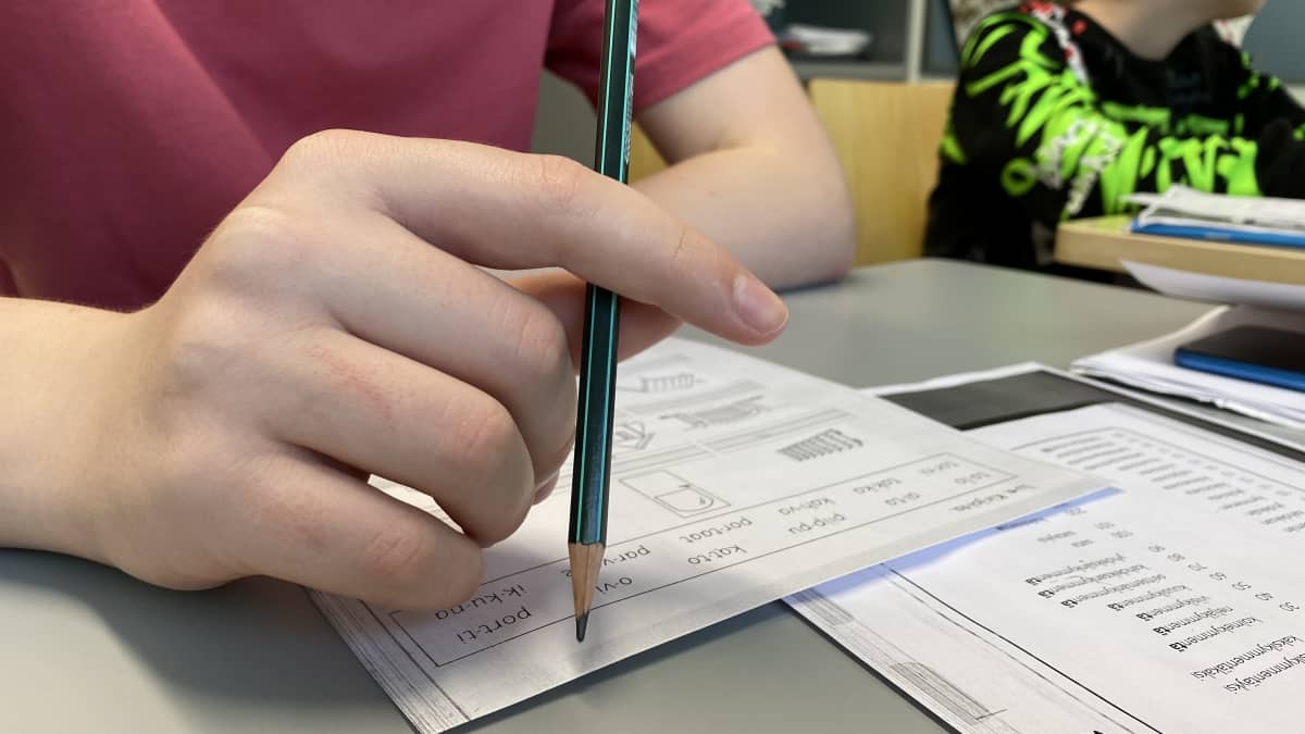 Suomen kielen opiskelua