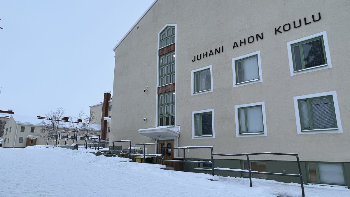 Juhani Ahon koulu Ylä-Savossa Iisalmessa.