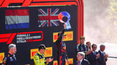 Max Verstappen juhli Monzassa.