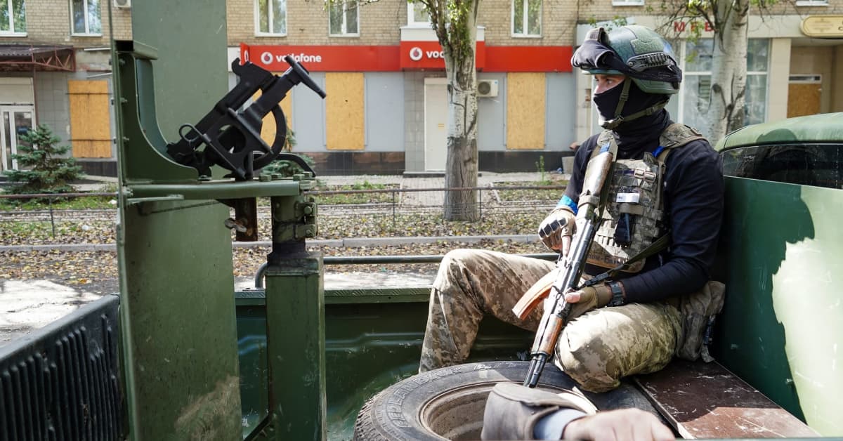 Ukrainan vastahyökkäys etenee nyt Hersonissa – katso kartasta ero sotatilanteen ja Kremlin kuvitelmien välillä