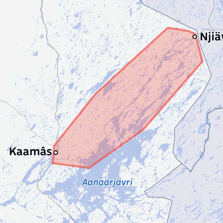 Kartta Inarinjärven alueesta jossa Kaamanen ja Näätämö saamenkielellä.