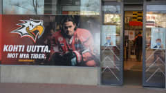 Vasa sports reklam utanför matvaruhus. 