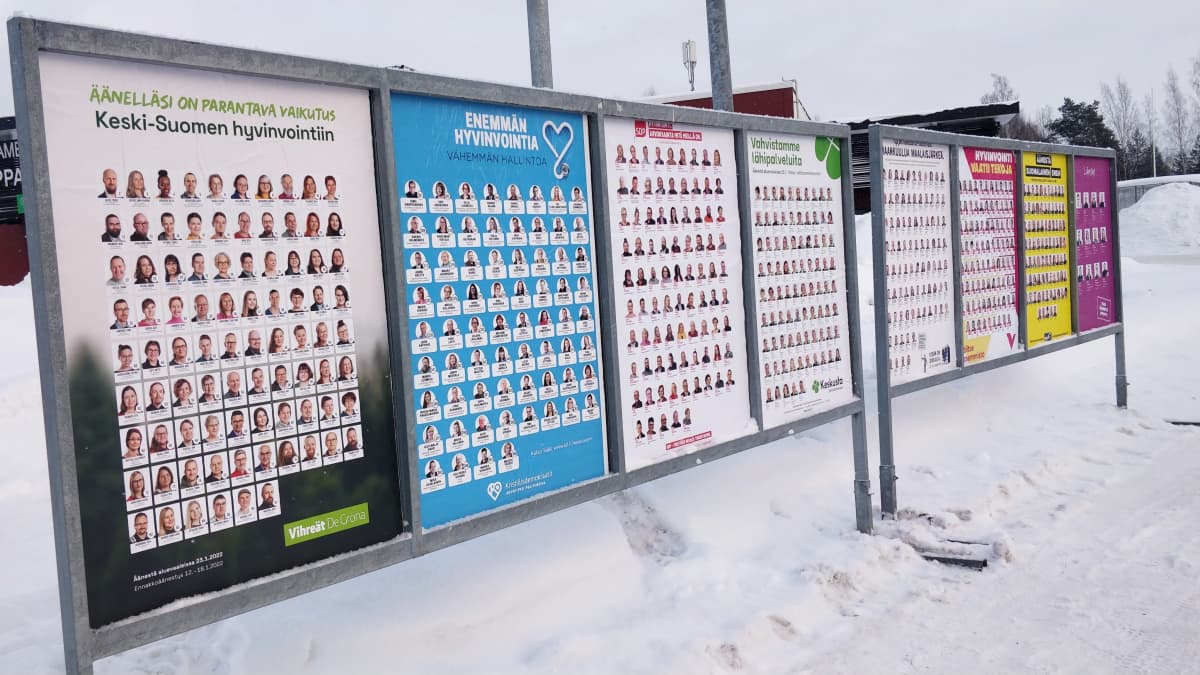 15 puoluetta tavoittelee Keski-Suomen vaalipiirin kansanedustajapaikkoja –  yksi puolue jäi kisasta myöhästymisen takia