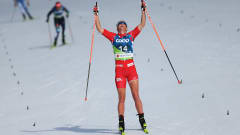 Astrid Öyre Slind voitti yhdistelmäkilpailussa yllätyspronssia. Takana loppusuoraa taivaltavat neljänneksi tullut Katharina Hennig ja viidenneksi jäänyt Kerttu Niskanen.