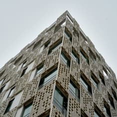 Kuvassa Jätkäsaaressa sijaitseva Hekan omistama pitsitalo.