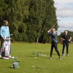 Kaisa Mäkäräinen lyö Jatkoerän golfjaksossa, Mikko Ilonen ja Petra Olli seuraavat.