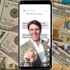 Ett bildkollage med en massa 100 dollar sedlar i bakgrunden och en mobiltelefon ovanpå. I telefonen synd falska meddelanden och en leende falsk Tom Cruise.