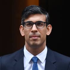 Rishi Sunak vakavailmeisenä.