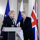 Sauli Niinistö tapasi Boris Johnsonin.