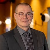 Juhani Damski, kansliapäällikkö, ympäristöministeriö. Kuvattu Allas Sea Poolissa Helsingissä 29.11.2021.