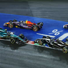 Valtteri Bottas osui Fernando Alonsoon. 