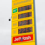 Polttoaineiden hintatolppa.