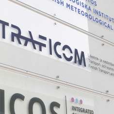 Traficom -kyltti talon seinässä. 