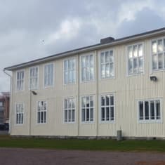 Kannuksen Koutosen koulurakennus.