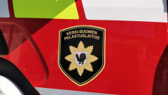 Keski-Suomen pelastuslaitoksen logo paloauton kyljessä.