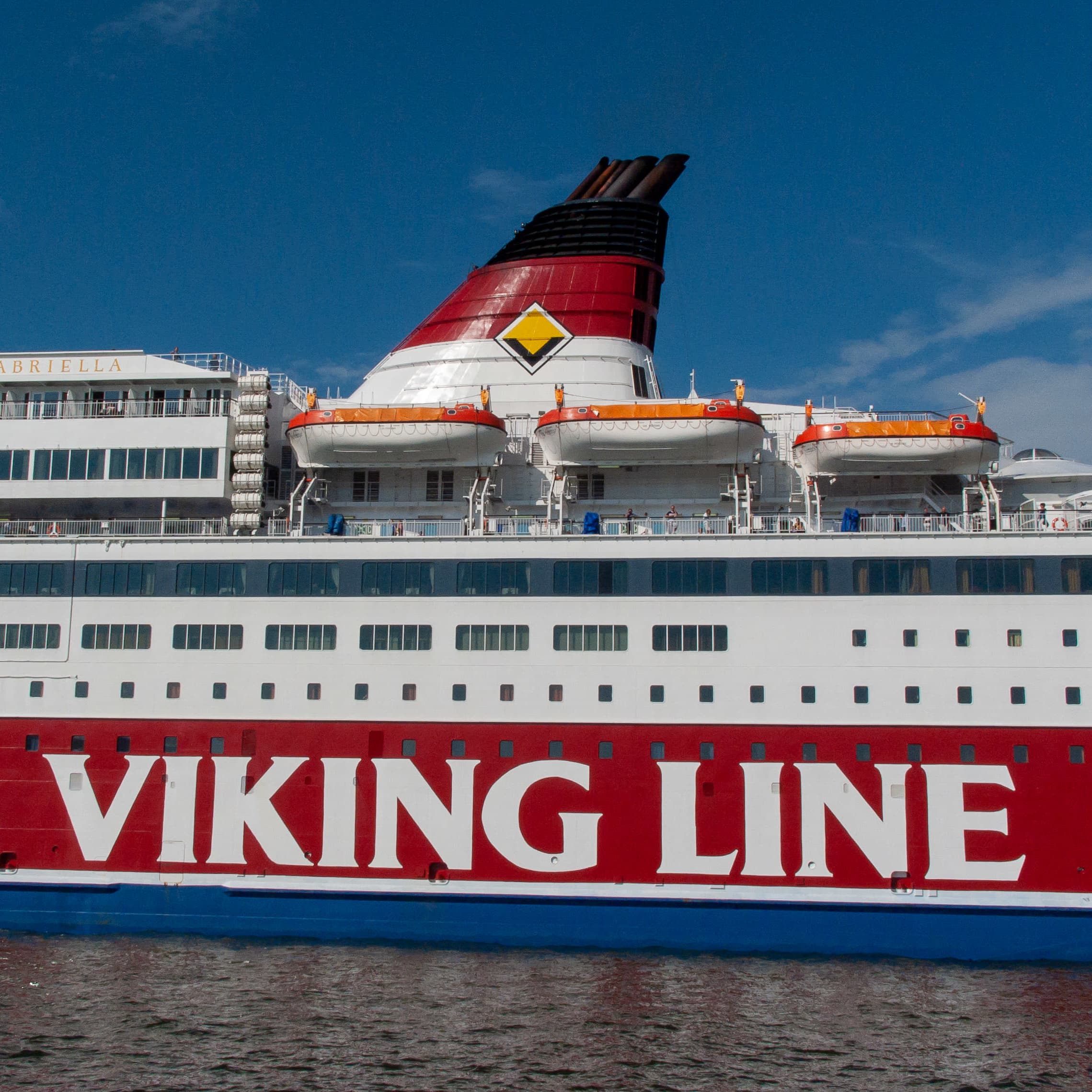 Matkustajalaiva Viking Gabriellan kylki.