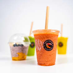 Jungle Juice Barin smoothieita studiossa kuvattuna.