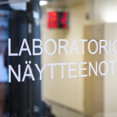 Iisalmen Terveyskampus-alueen uudisrakennuksessa sijaitseva Laboratorio näytteenotto tila.