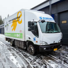 TAMKin eTruck-hankkeen pohjalta Niinivirta Oy:ltä hankittu sähkökuorma-auto, joka on Iso-Britanniassa.