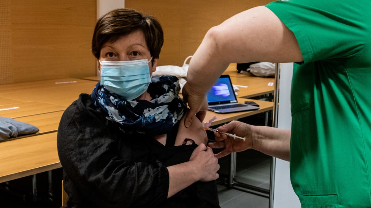 Petra Sjöblom var bland de första som vaccinerades.