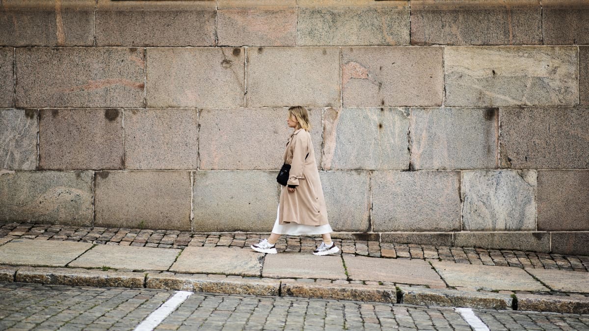 Kuvataiteilija Riina Tanskanen elokuussa.