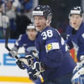 Leijonien puolustaja Juuso Hietanen.