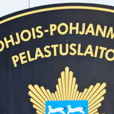 Pohjois-Pohjanmaan pelastuslaitoksen logo.