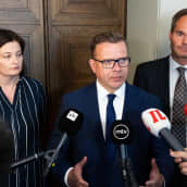 Petteri Orpo kertoo eduskuntaryhmänsä päätöksestä Wille Rydmanin suhteen.