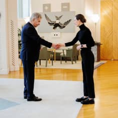 Pääministeri Sanna Marin (sd.) jätti tasavallan presidenttille Sauli Niinistölle hallituksen eronpyynnön.
