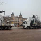 Oulun kaupungintalon ympärille laitetaan barrikadit
