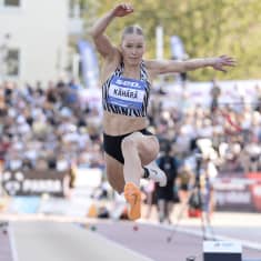Jessica Kähärä naisten kolmiloikkakilpailussa.