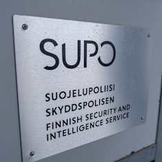 Supon kyltti ovessa.