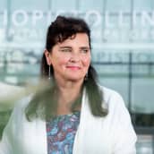 Pirkanmaan hyvinvointialuejohtaja Marina Erhola lisäisi palveluasumista vuodeosastopaikkojen ruuhkautumisen estämiseksi