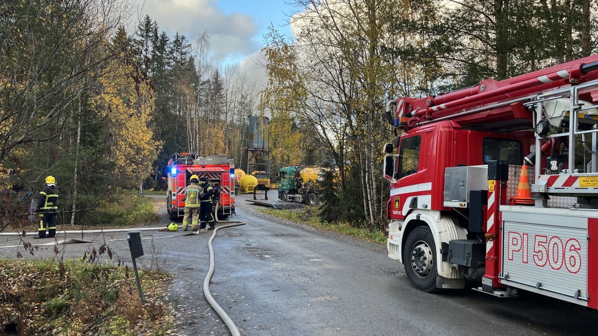 Teollisuushallissa levinnyt tulipalo sai alkunsa metallin karkaisutöistä  Nokialla | Yle Uutiset
