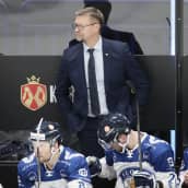 Jukka Jalonen i spelarbåset.