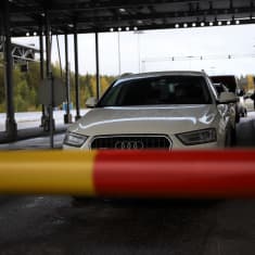 Autoja Vaalimaan rajanylityspaikalla.