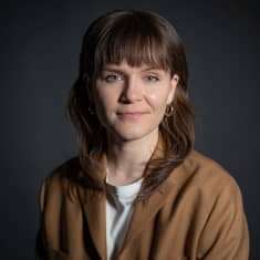 Kolumnisti Ronja Salmi.