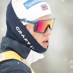 Johannes Kläbo hiihtää Rukan maailmancupissa.