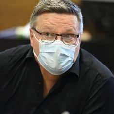 Jari Aarnio oikeudessa.
