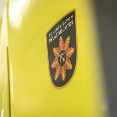 Pohjois-Savon Pelastuslaitoksen logo paloauton kyljessä.