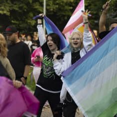 Oulun pride-kulkue 2023.