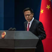 Kiinan ulkoministeriön tiedottaja Zhao Lijian puhumassa