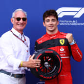 Leclerc nappasi paalun Monacossa. 