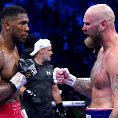 Anthony Joshua ja Robert Helenius kuvassa.